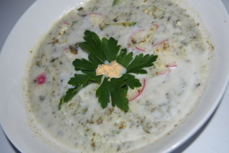 Холодный суп со щавелем и картошкой
